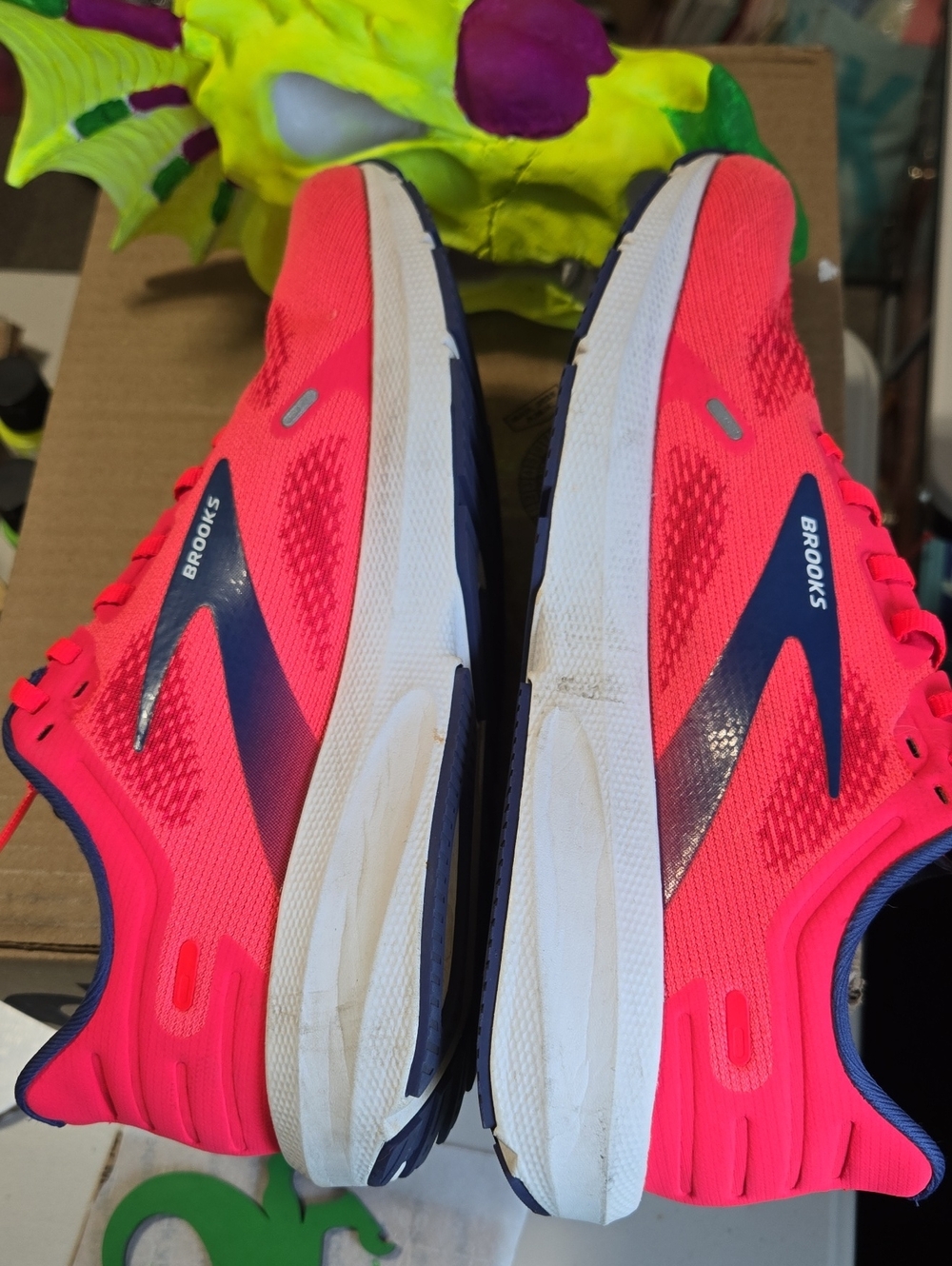 Brooks Launch 9 Neon Pink and Navy Running Sneakers - Picture 5 of 8